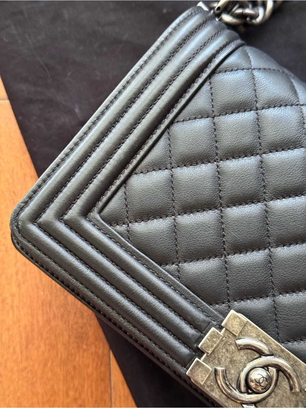 Chanel Black Quilted Boy Bag with Ruthenium Chain Strap - Picture 4 of 16